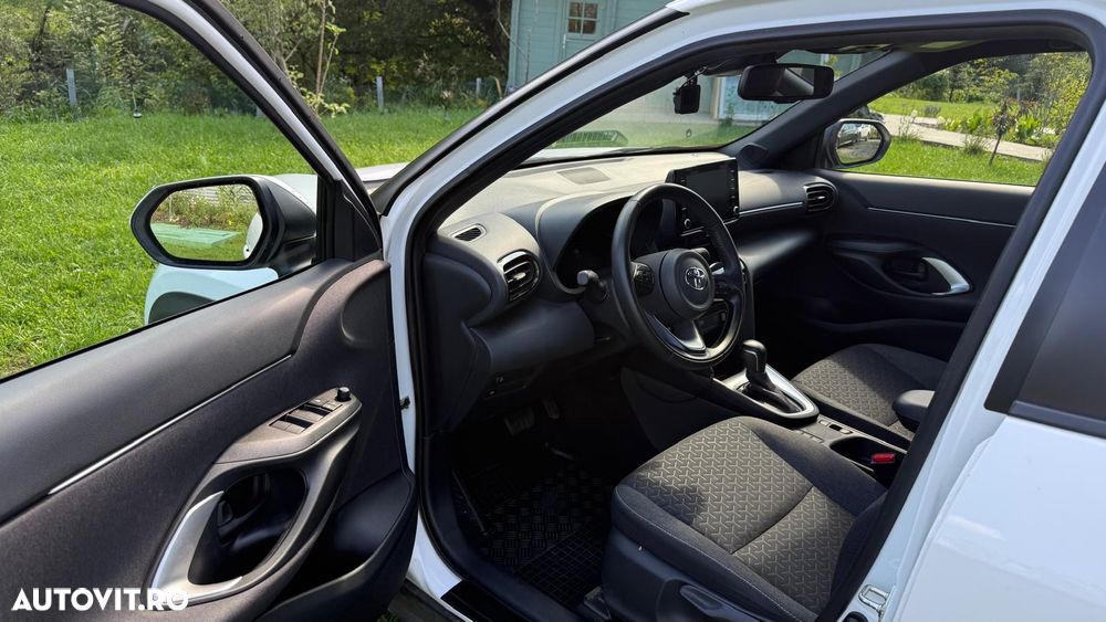 Toyota Yaris Cross 1.5 VVT-i HSD 116 4x2 HEV Dynamic - 13
