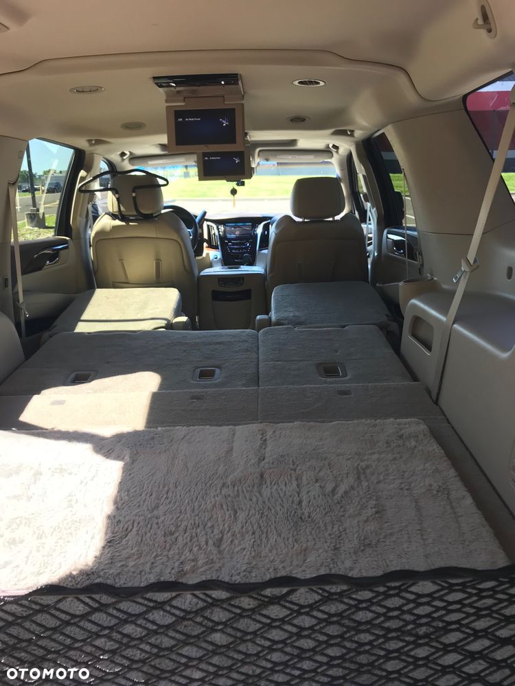 Cadillac Escalade - 7