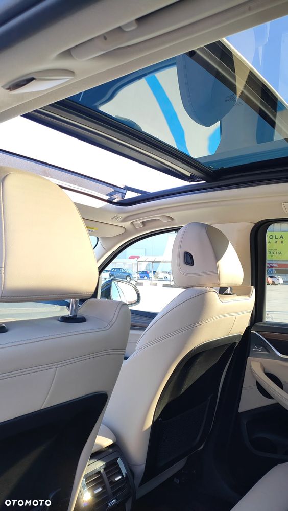 BMW X3 xDrive25d Luxury Line - 7