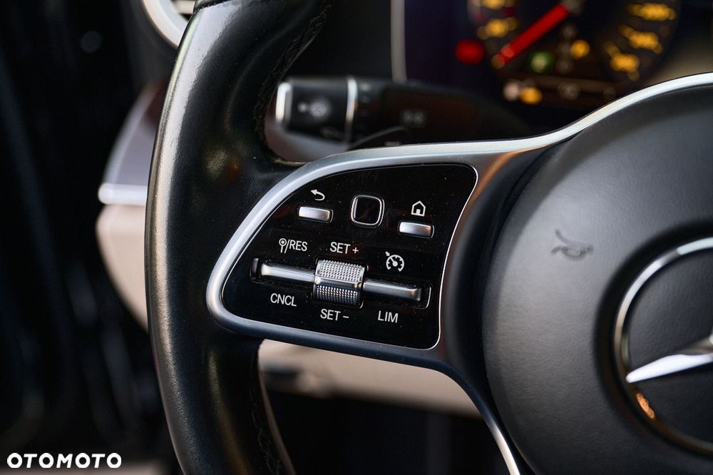 Mercedes-Benz Klasa E 220 d 9G-TRONIC - 33