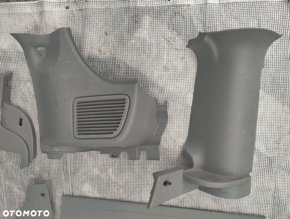 Vivaro Trafic 2 osłony plastikowe wnętrza tył wersja osobowa komplet - 2