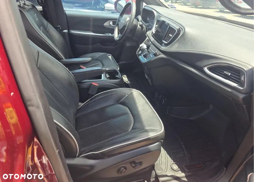 Chrysler Pacifica - 14