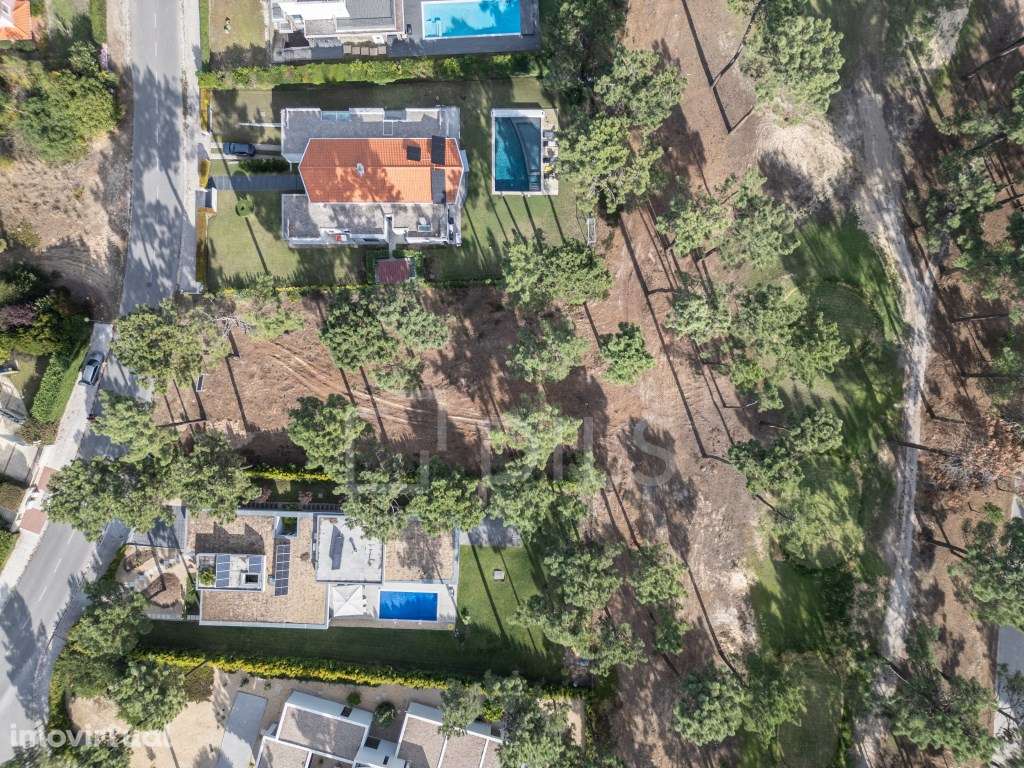 Terreno com 1.400m2, com vista Golf, na Herdade da Aroeira - Grande imagem: 2/6