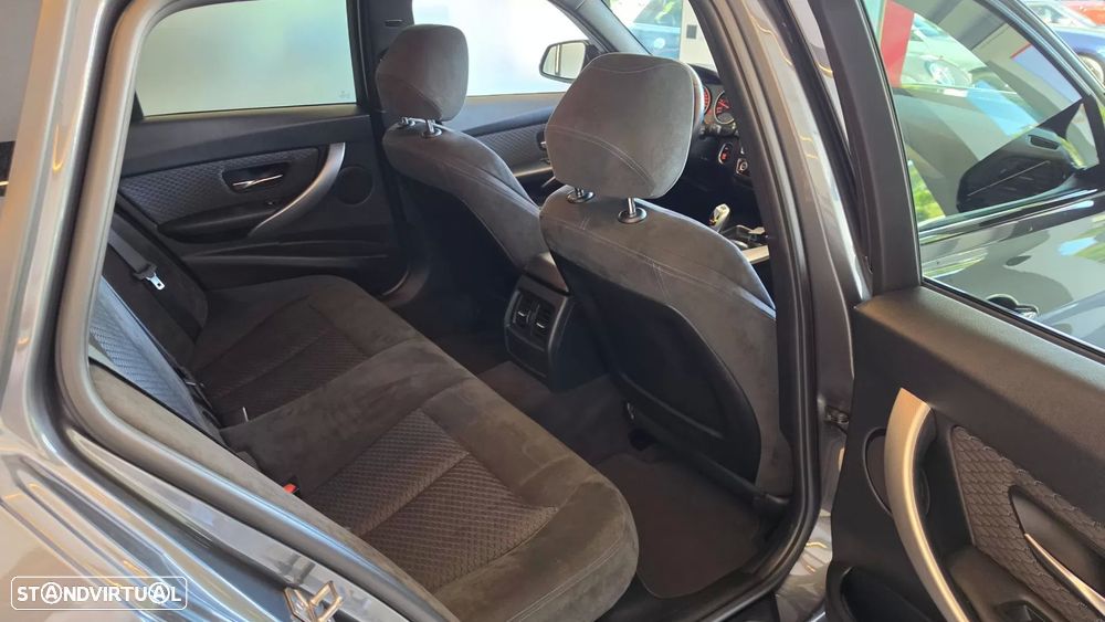 BMW 320 d Auto Pack M - 48