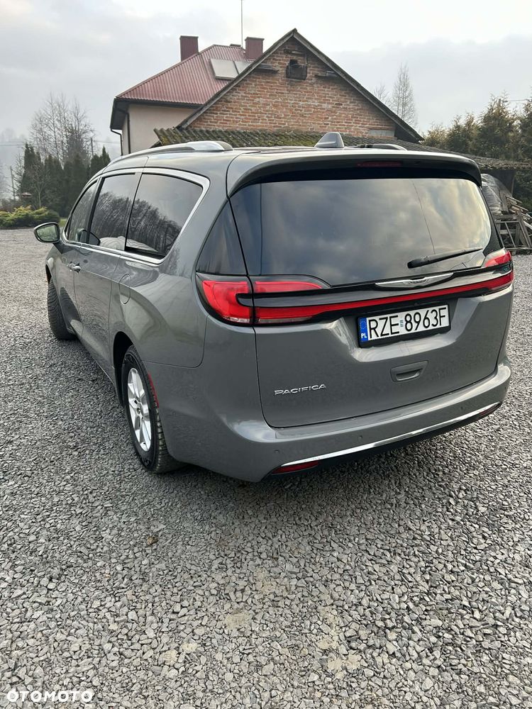 Chrysler Pacifica - 16