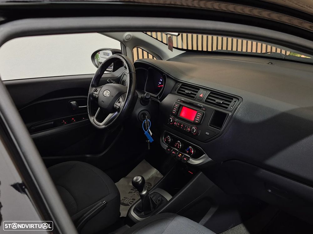 Kia Rio 1.2 CVVT LX - 17