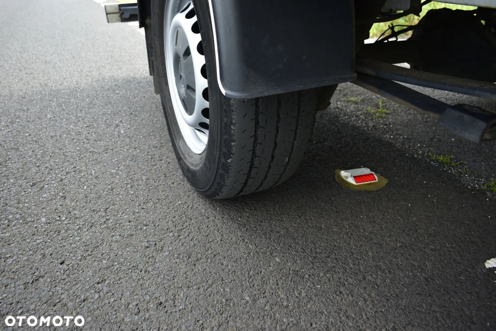 Mercedes-Benz Sprinter - 21