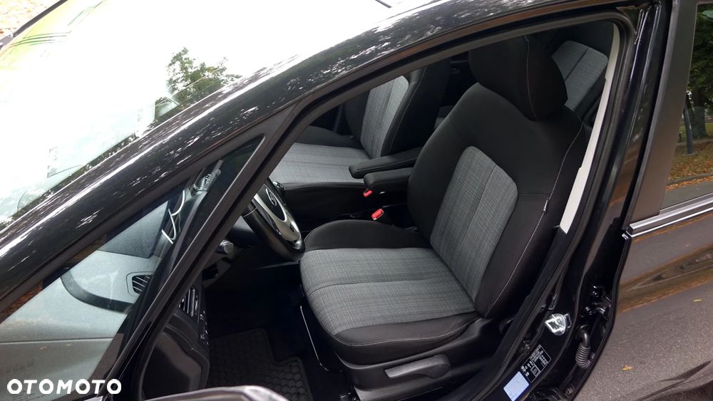 Kia Venga 1.6 CRDi 128 Black Collection - 6