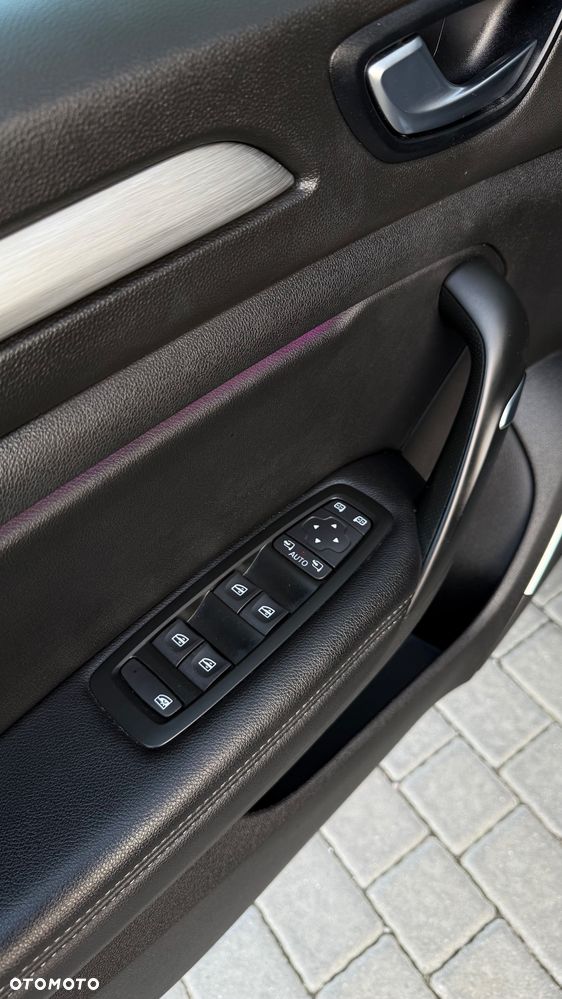 Renault Megane ENERGY dCi 110 EDC BOSE EDITION - 11