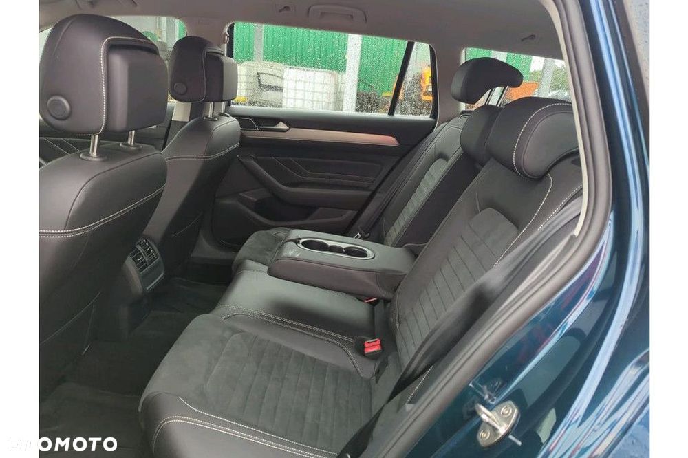 Volkswagen Passat Variant 2.0 TDI EVO Elegance DSG - 6
