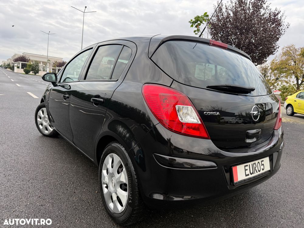 Opel Corsa 2011 photo 2