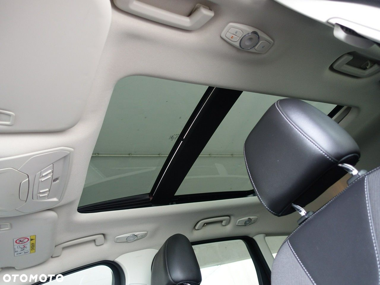 Ford Kuga 2.0 TDCi 2x4 Titanium - 16