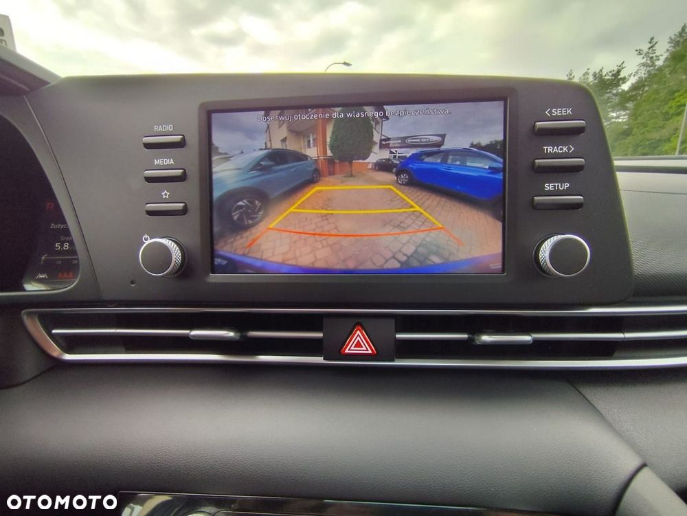 Hyundai Elantra - 18