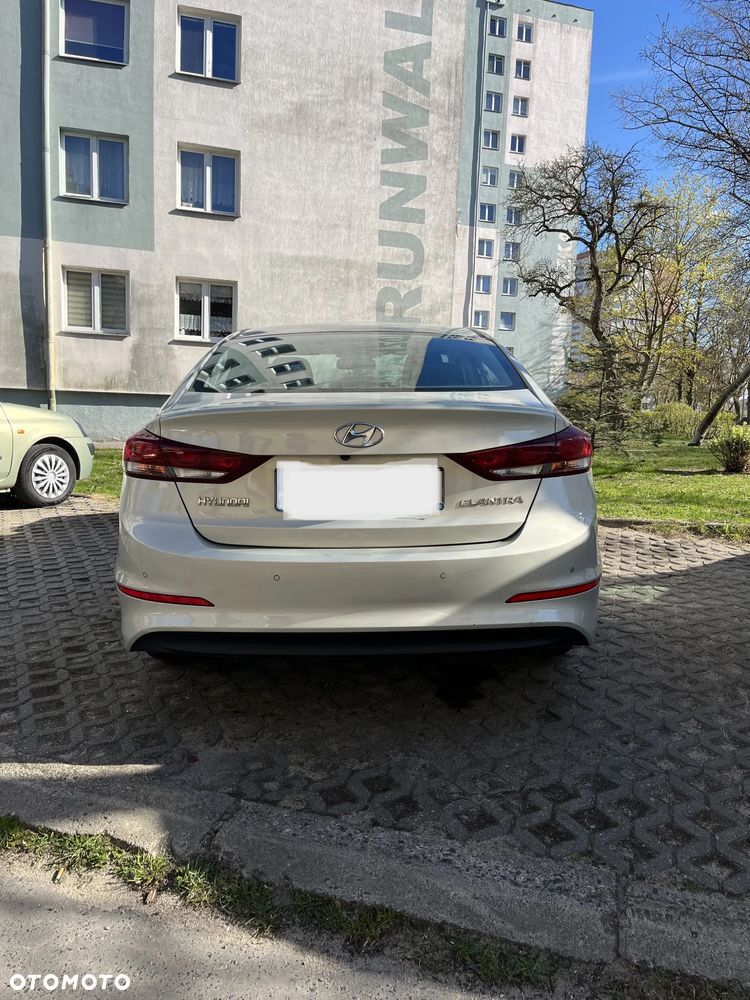 Hyundai Elantra 1.6 Style - 4