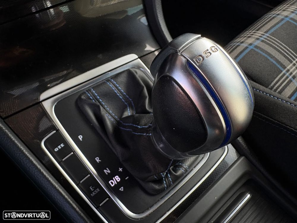 VW Golf 1.4 GTE Plug-in-Hybrid DSG - 16
