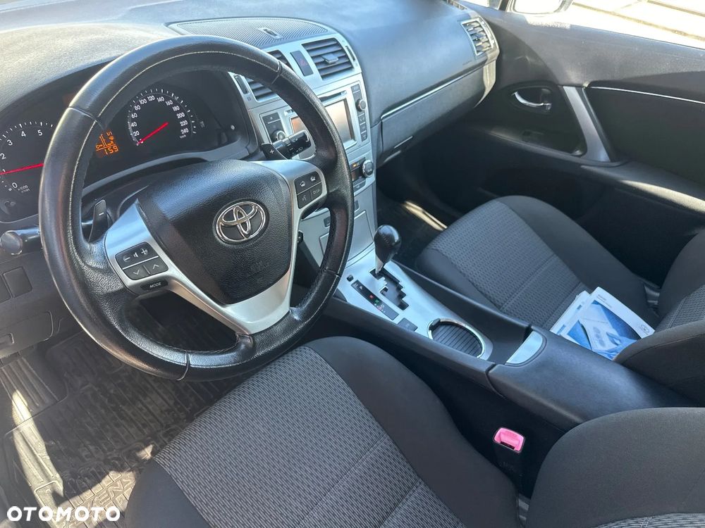 Toyota Avensis 2.0 Premium MS - 16