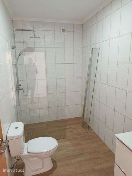 Moradia T4 ou T2+T2 - Grande imagem: 3/12