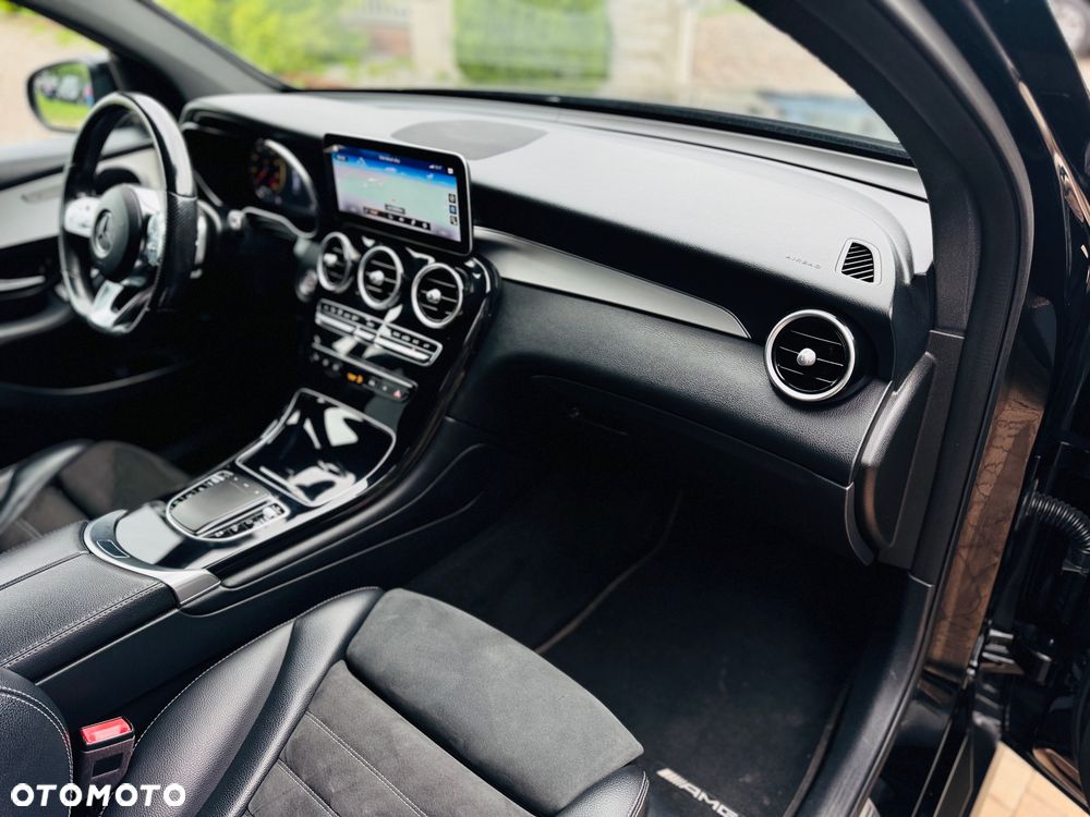 Mercedes-Benz GLC 300 d 4Matic 9G-TRONIC AMG Line Plus - 13