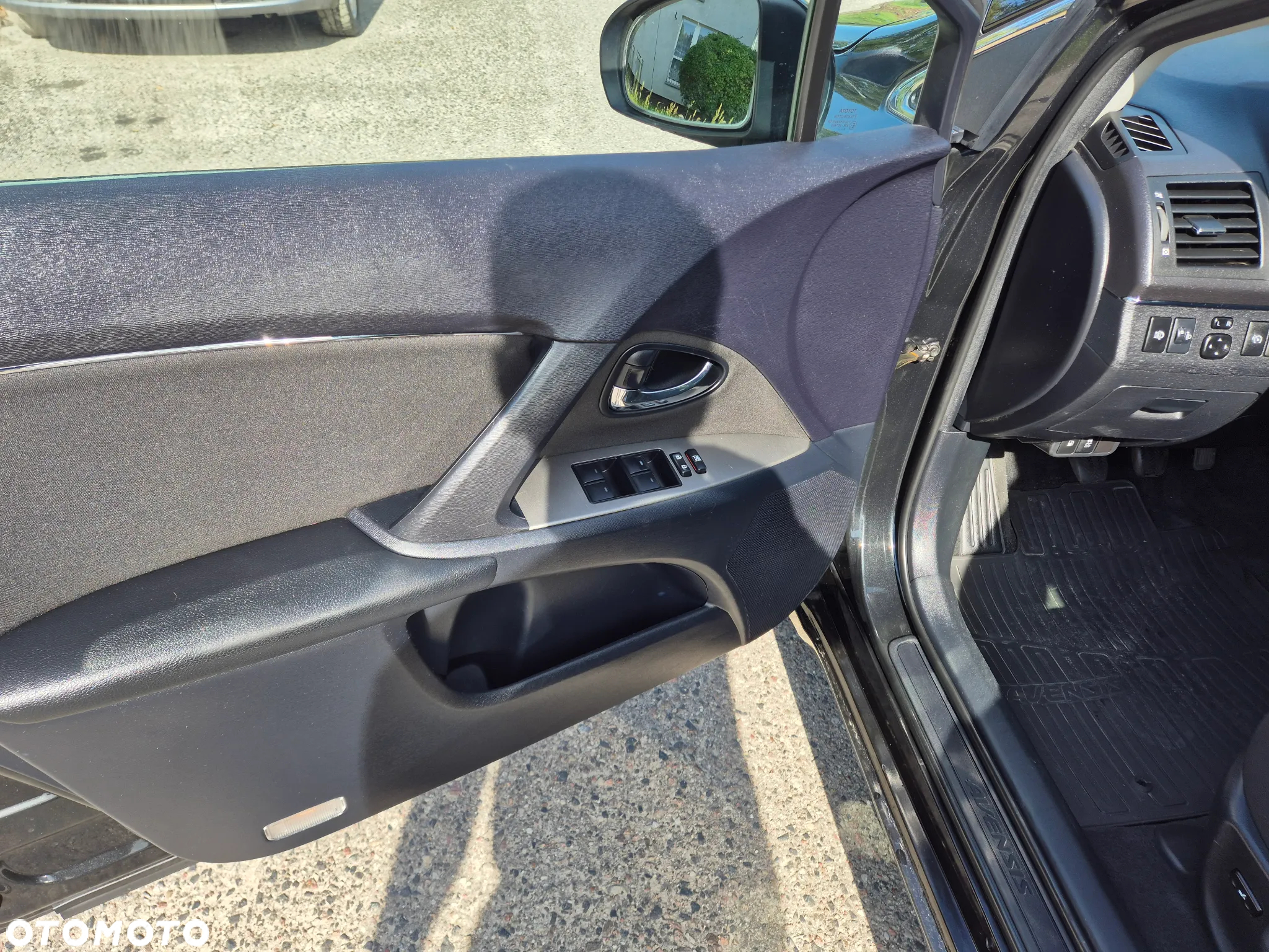 Toyota Avensis 1.8 Premium - 8