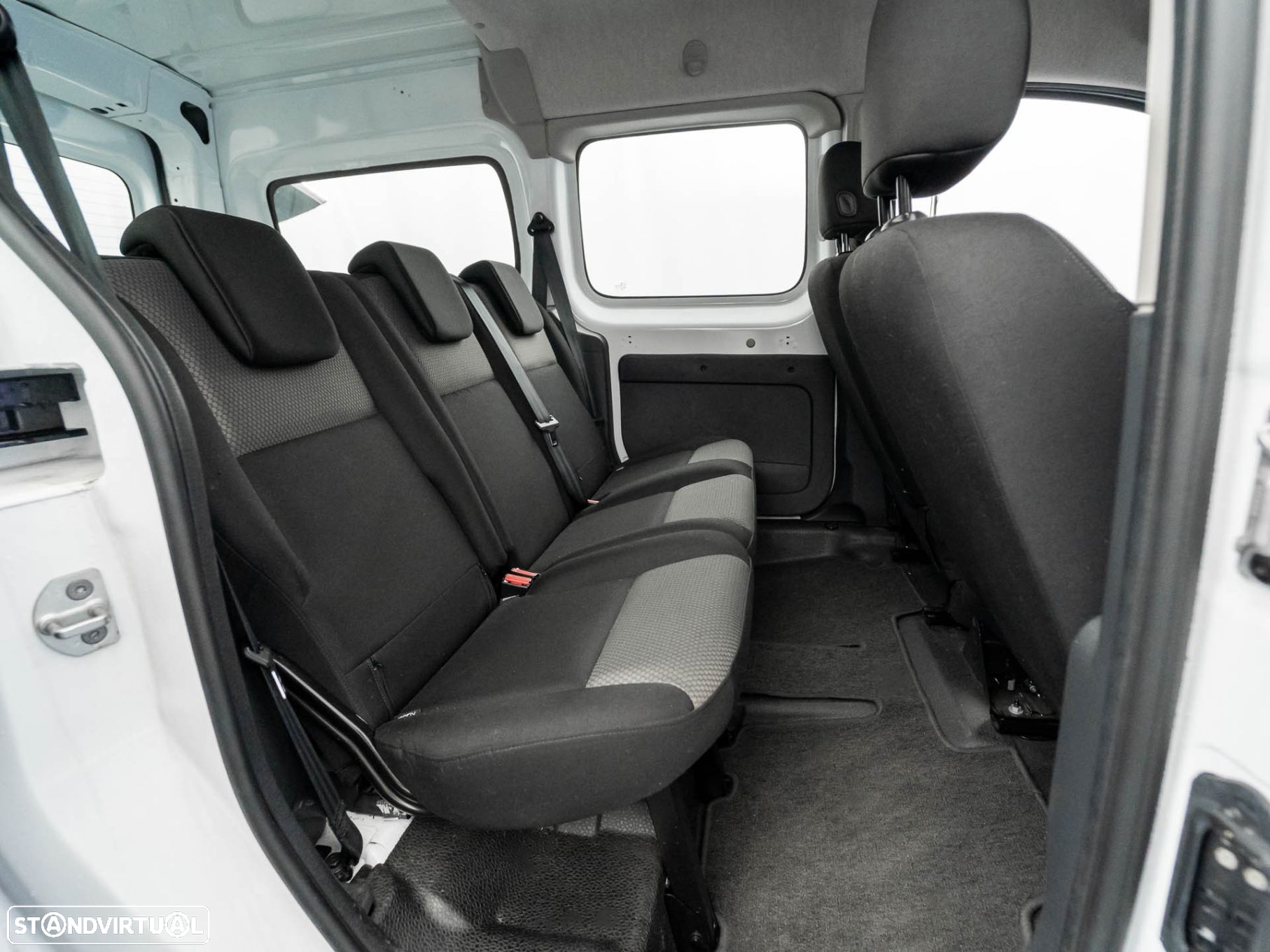 Renault Kangoo Z.E. 33 - 34