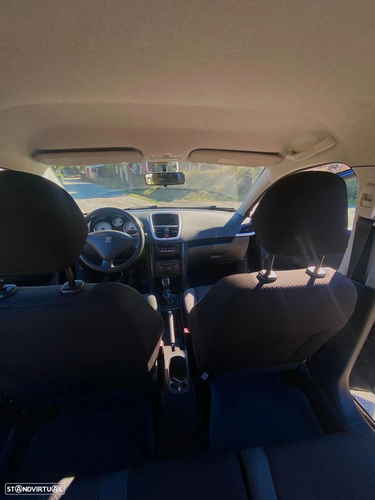 Peugeot 207 - 12