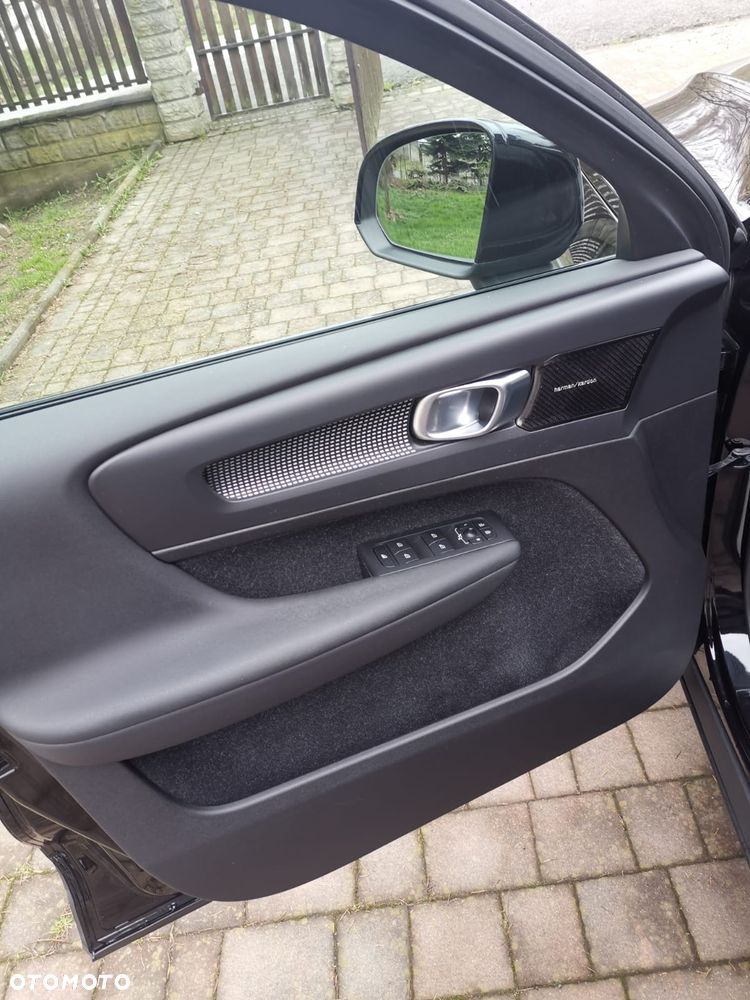 Volvo XC 40 D4 AWD Geartronic R-Design - 9