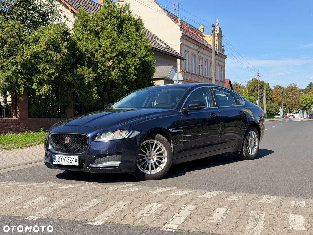 Jaguar XF 2.0 i4D Pure - 3