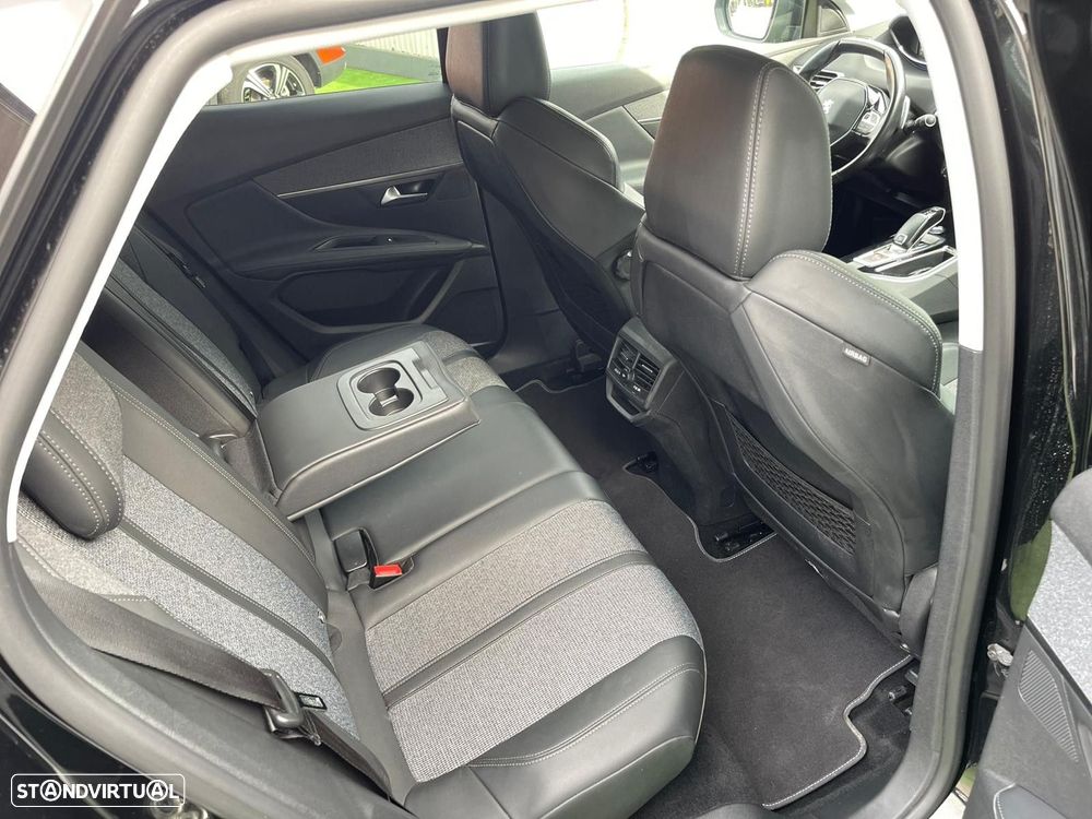 Peugeot 3008 1.5 BlueHDi Allure EAT8 - 8