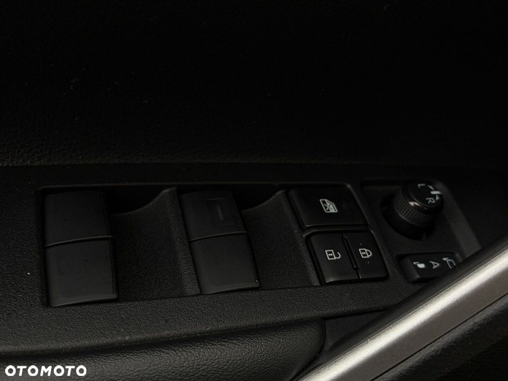 Toyota Corolla Cross - 40