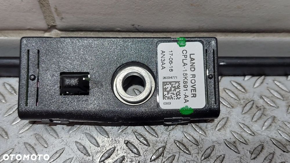 WZMACNIACZ ANTENY RADIA LAND ROVER DISCOVERY SPORT R2017 2,0 D 180KM NR CPLA18K891AA - 2