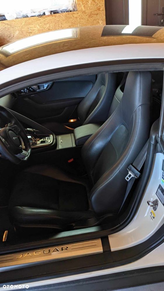 Jaguar F-Type EU6 - 6