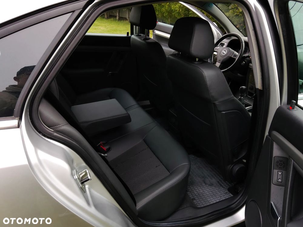 Opel Vectra 2.2 - 14