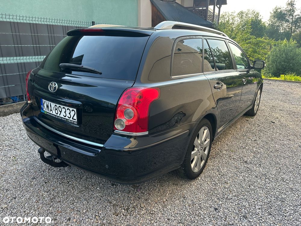 Toyota Avensis - 5