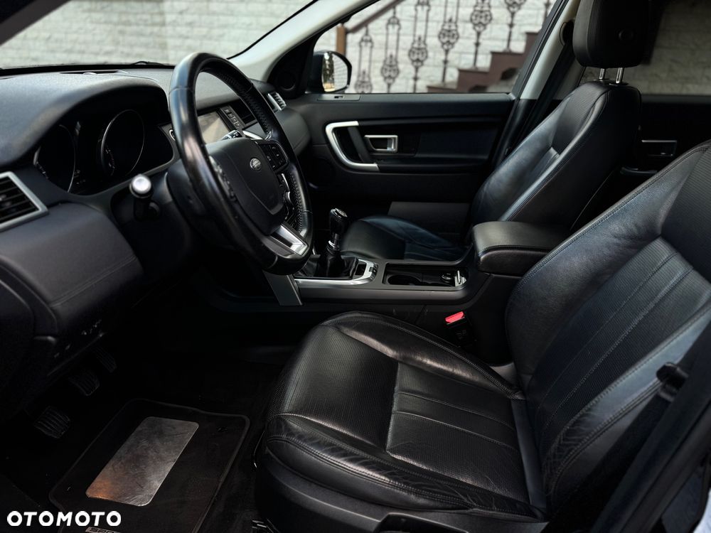 Land Rover Discovery Sport TD4 HSE Luxury - 29