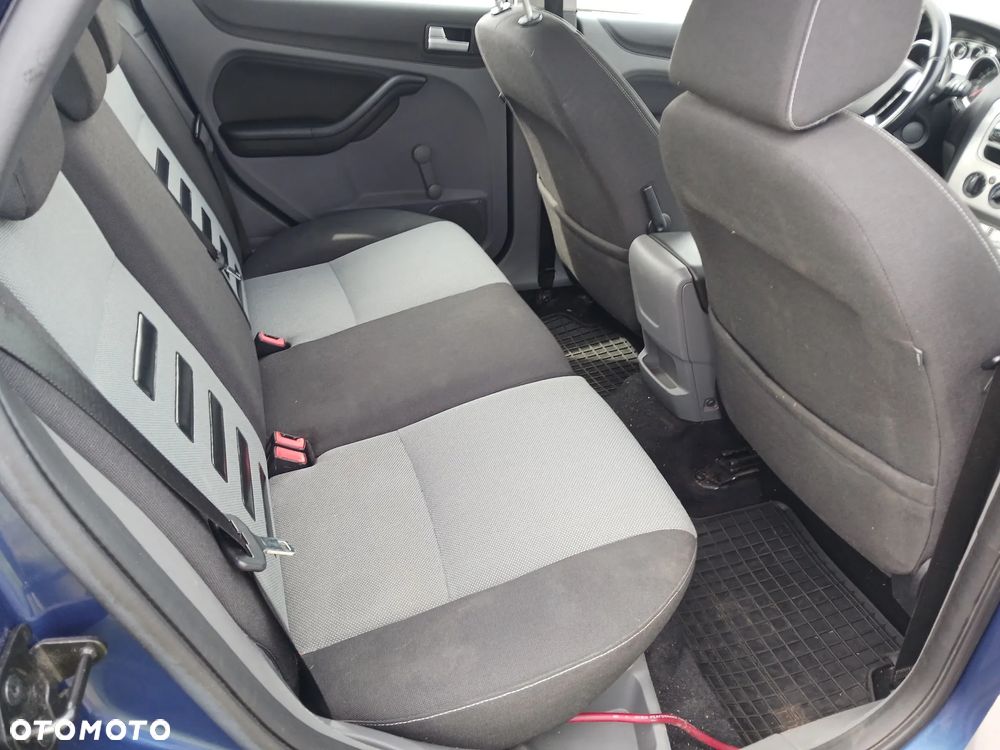 Ford Focus 1.6 16V Style - 10