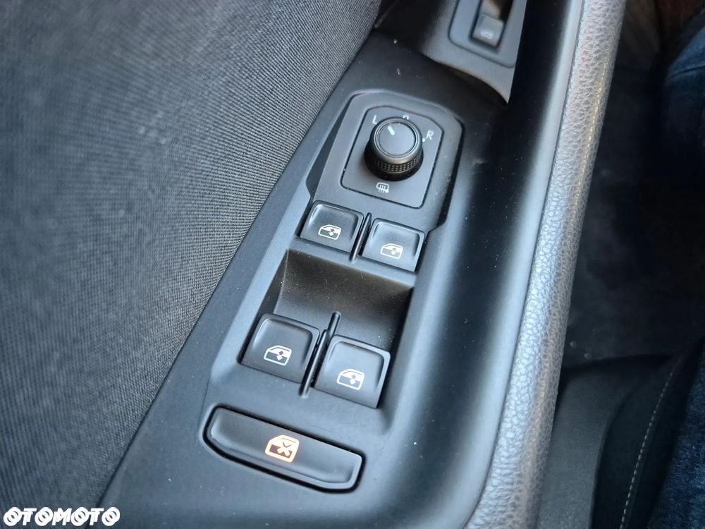 Volkswagen Passat Variant 2.0 TDI EVO Essence DSG - 24
