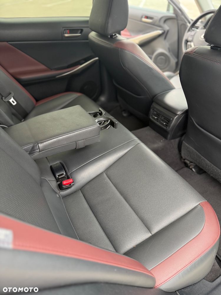 Lexus IS 200t Elegance - 10