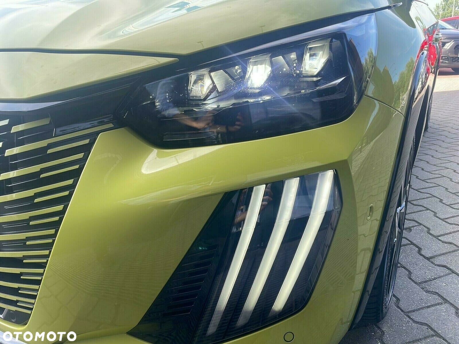 Peugeot 208 - 10
