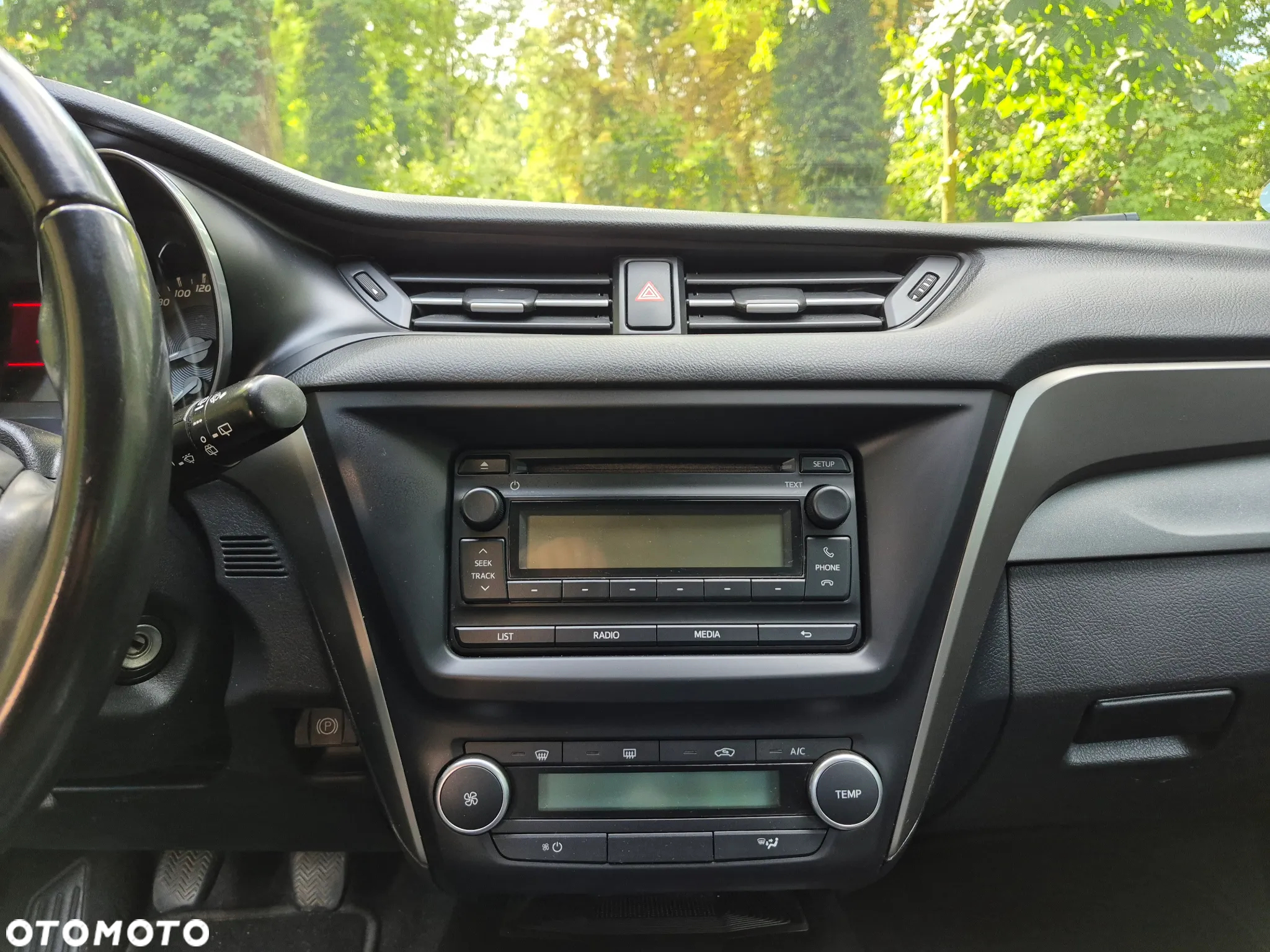Toyota Avensis Combi 1.8 Comfort - 19