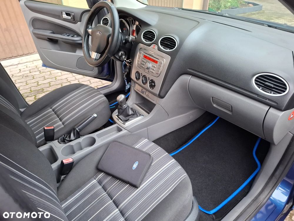 Ford Focus 1.6 16V Fun X - 11