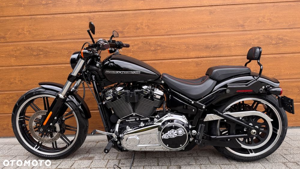 Harley-Davidson Softail Breakout - 4