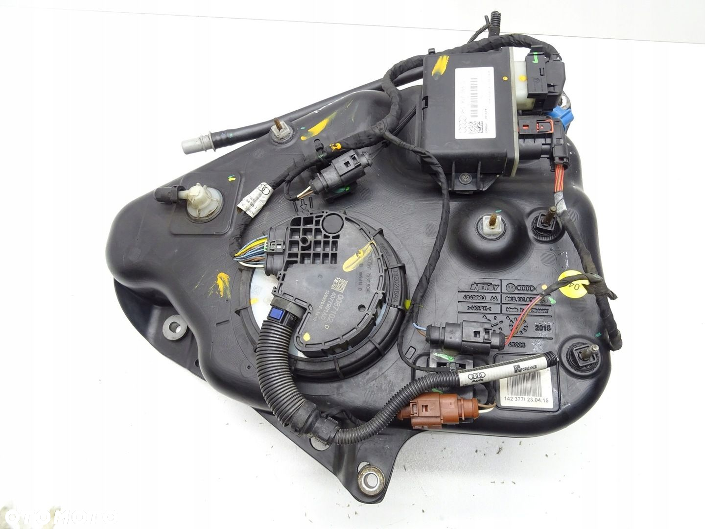 ZBIORNIK ZBIORNICZEK PŁYNU ADBLUE AUDI A4 B8 LIFT 2.0 TDI 8K0131877S - 5
