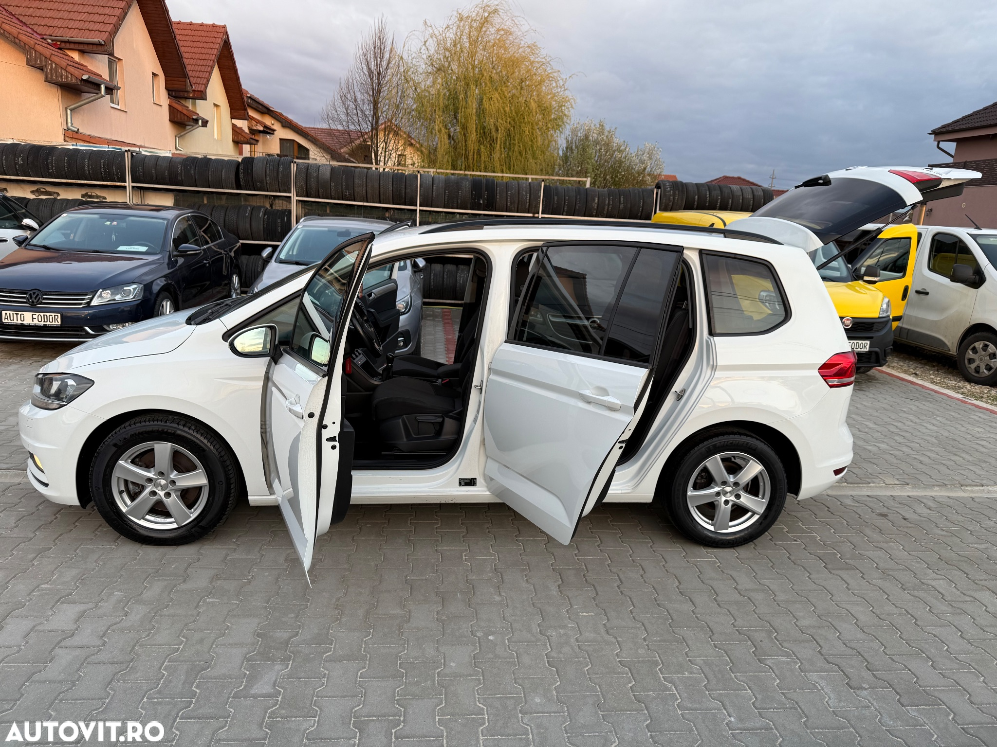 Volkswagen Touran 1.6 TDI SCR (BlueMotion Technology) Trendline - 30