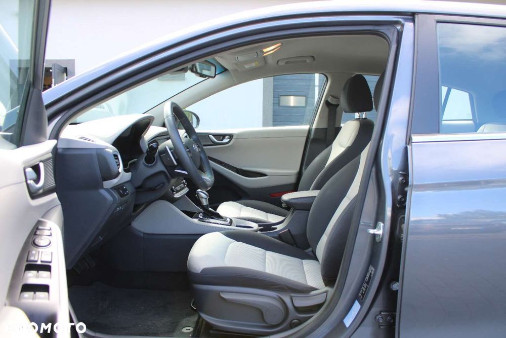 Hyundai IONIQ - 21