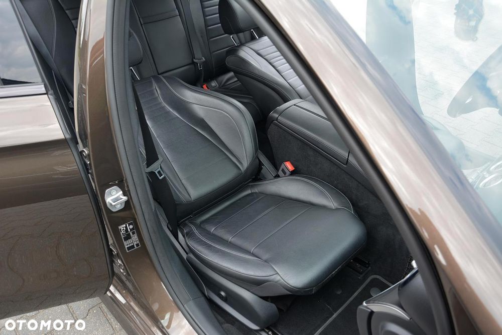 Mercedes-Benz Klasa E 250 9G-TRONIC - 29