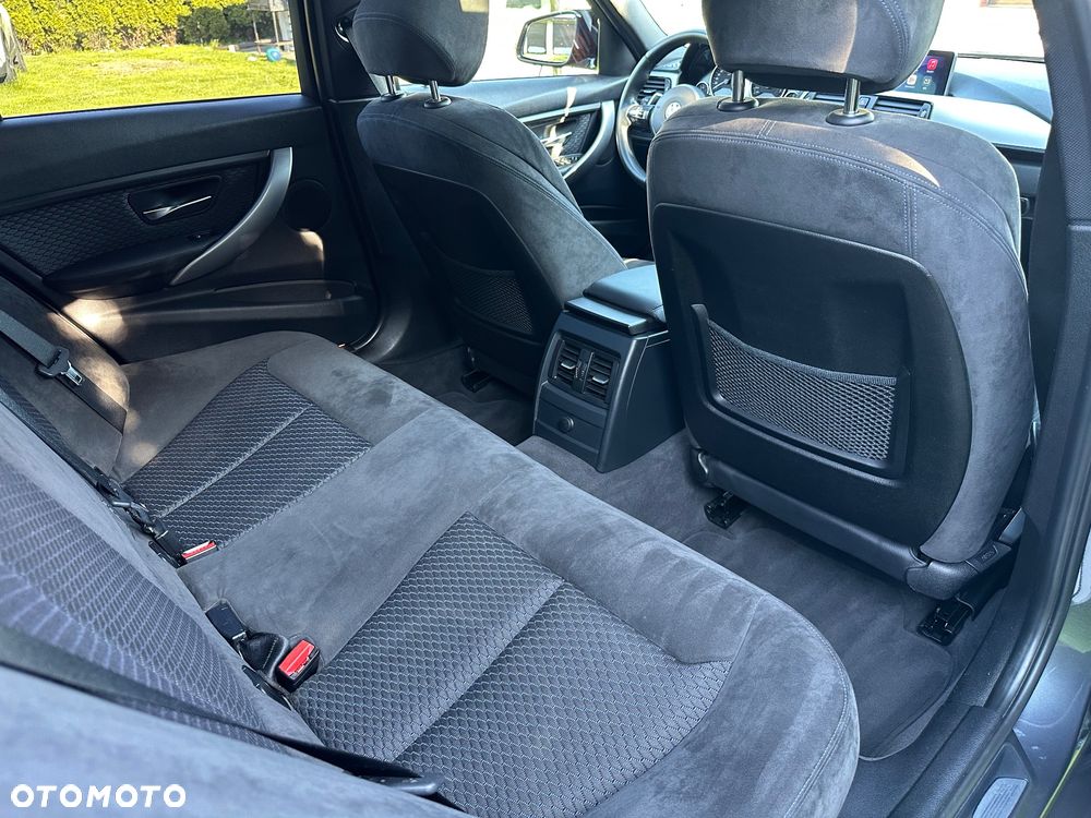 BMW Seria 3 328i Sport-Aut Sport Line - 37