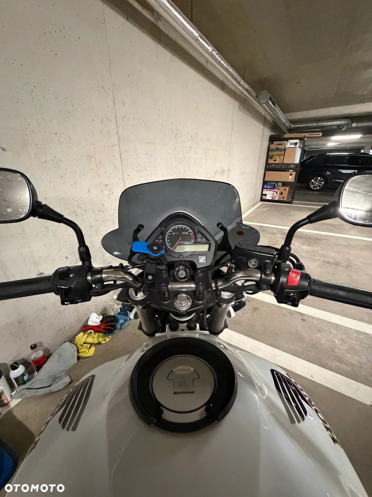 Honda Hornet - 12