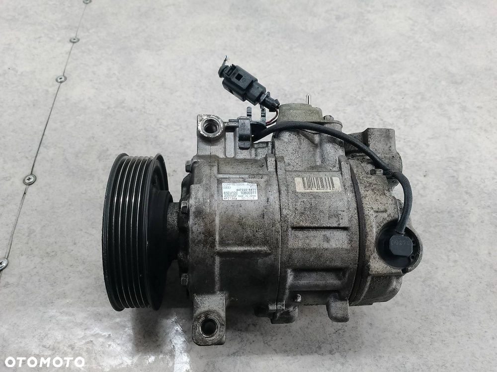 POMPA, SPRĘŻARKA KLIMATYZACJI AUDI A4 B6 447220-8411  DENSO 2.0 20V - 1