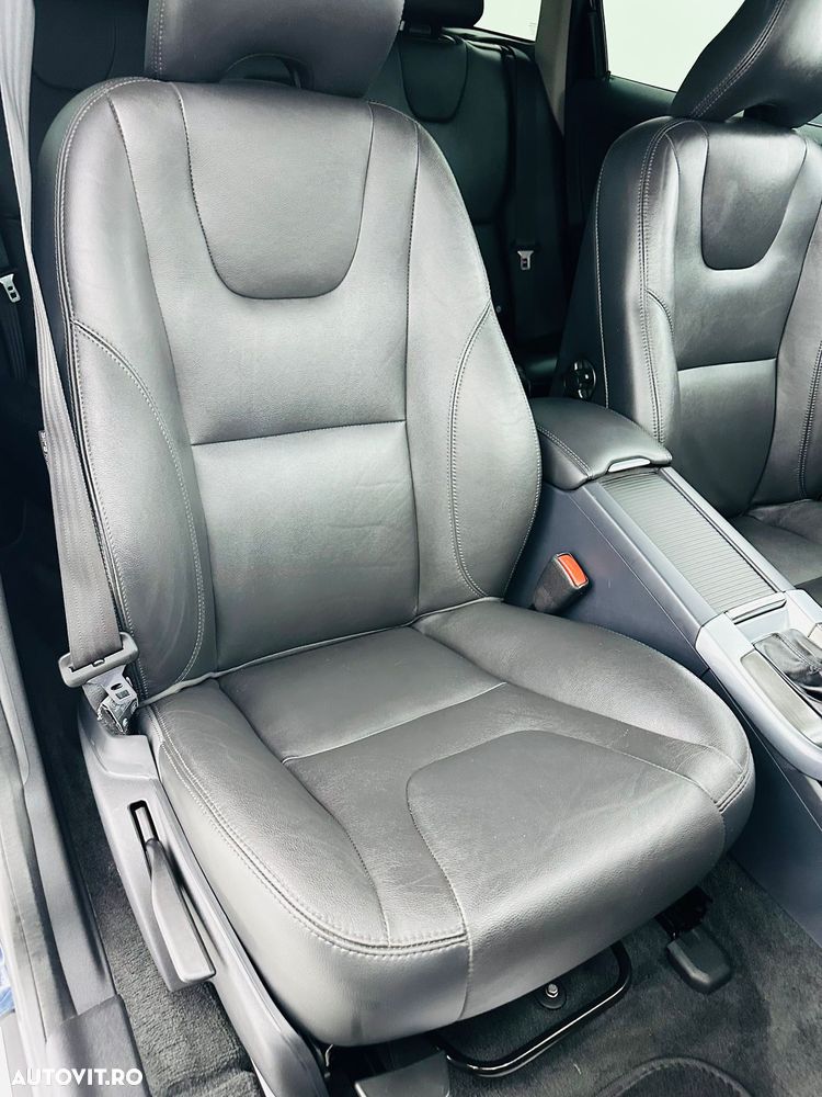 Volvo XC 60 D3 Geartronic Summum - 21