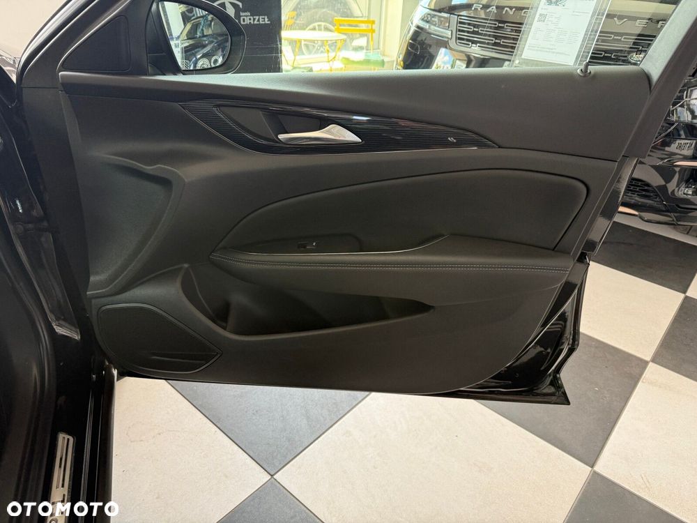 Opel Insignia - 14